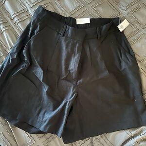 Old Navy Taylor Linen blend shorts